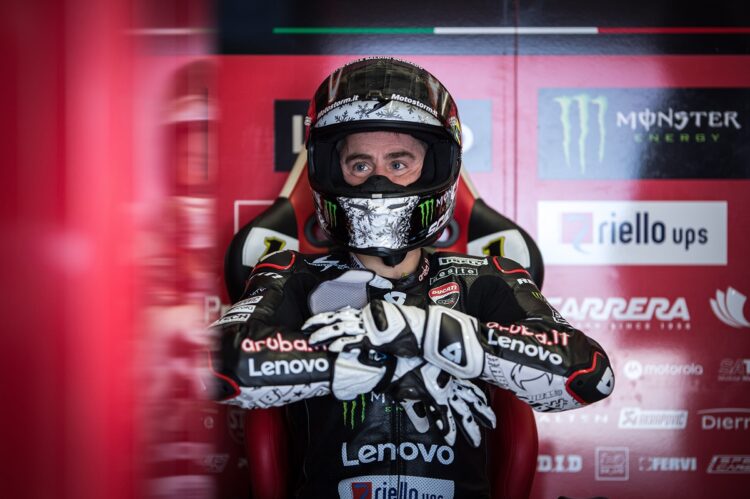 WSBK: ¡Asustado pero no tocado! Bautista se cae durante los entrenamientos en Portimão