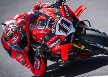 WSBK: Nicolo Bulega lidera la primera jornada de test en Phillip Island