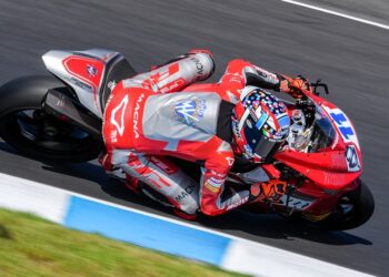 WSSP, Australia: Grave accidente y pole para Bendsneyder