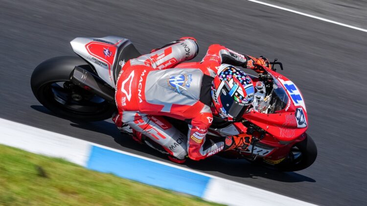 WSSP, Australia: Grave accidente y pole para Bendsneyder