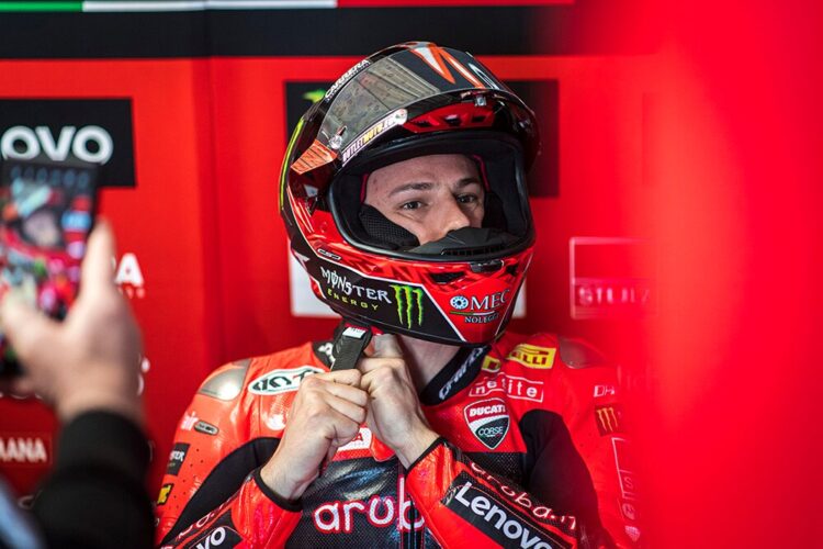 WSBK, Nicolo Bulega (P1): “Sin duda es posible ganar aquí, pero me preocupa el cambio de neumáticos”