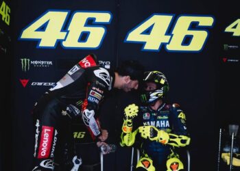 MotoGP: El maestro enseña a Bagnaia. Rossi aconseja: «No caigas en las trampas»
