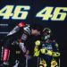 MotoGP: El maestro enseña a Bagnaia. Rossi aconseja: «No caigas en las trampas»