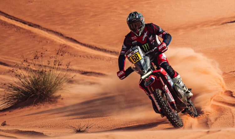 W2RC: Schareina lidera dos KTM en el Rally de Abu Dhabi