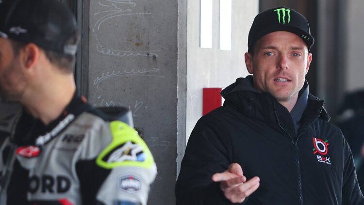 WSBK, Portimão: ¡Alex Lowes termina el segundo día de pruebas bajo la lluvia en la cima!