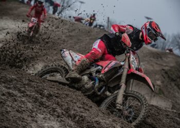 MX1: Tim Gajser domina el infierno de Mantua