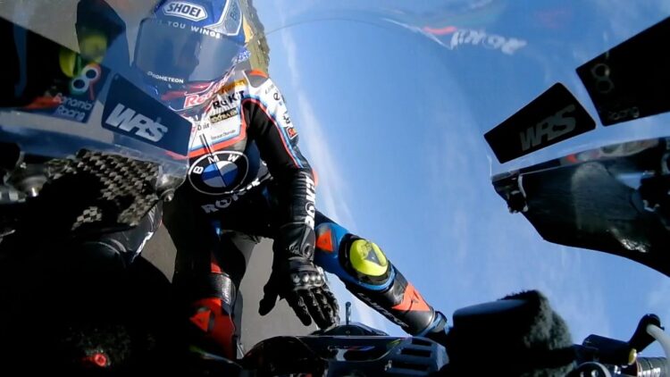 WSBK, Australia FP1: ¡Bulega lidera, Toprak vuelve a caer!