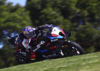 WSBK Portimão, Carrera 1: Razgatlioglu gana un duelo épico
