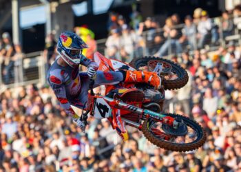 AMA Supercross 450: Sexton gana en Birmingham y reduce distancias con Webb