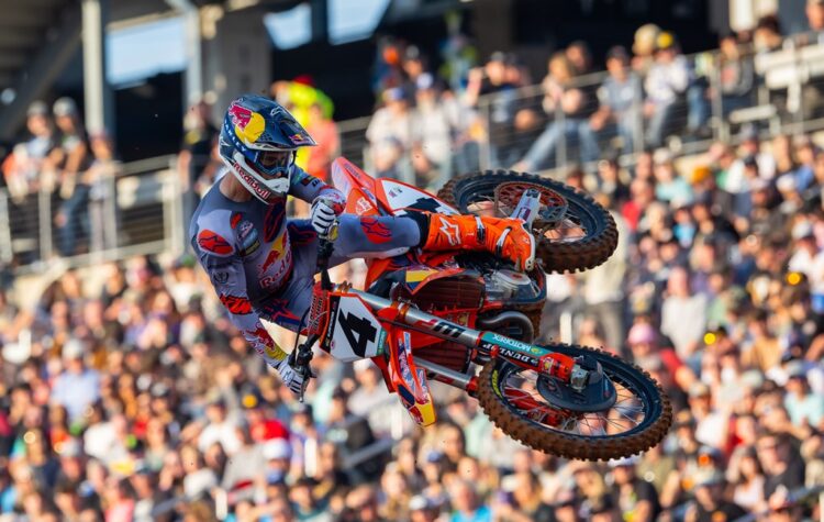 AMA Supercross 450: Sexton gana en Birmingham y reduce distancias con Webb