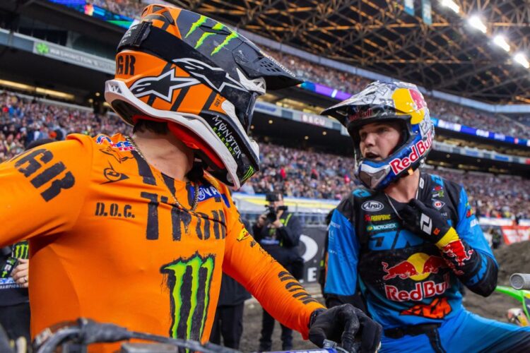 AMA Supercross: Deegan y Beaumer en una acalorada conversación