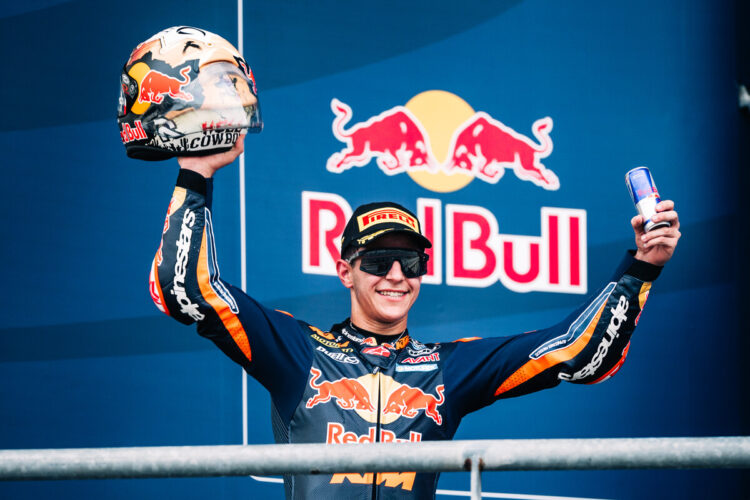 Moto3 Austin, Carrera: Rueda gana en el rodeo de Texas
