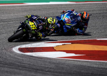 MotoGP: Para el recuerdo, Rins arrebata la gloria a Rossi tras la caída de Marc Márquez