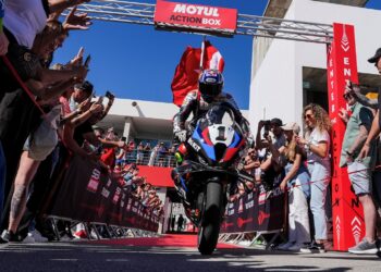 WSBK Portimão, Superpole: Toprak supera a Bulega por 55 milésimas