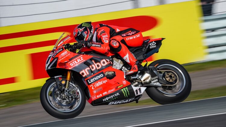 WSBK, FP2 de Assen: Bulega termina el viernes en cabeza