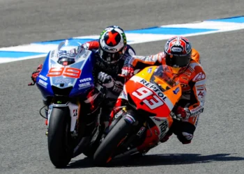 MotoGP: Rossi vs Gibernau o Márquez vs Lorenzo: ¿Cuál es el adelantamiento más polémico en Jerez?