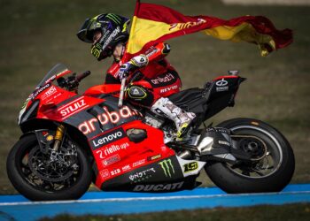 WSBK, Bautista sobre Bulega: “Puede estar tranquilo, es el mejor piloto del momento”