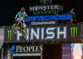AMA Supercross: Cooper Webb gana en Pittsburgh, Sexton vuelve a fallar