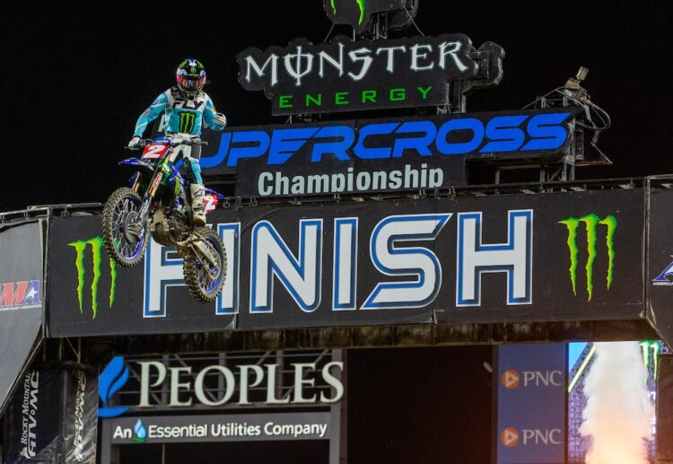 AMA Supercross: Cooper Webb gana en Pittsburgh, Sexton vuelve a fallar