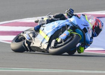 MotoGP Qatar, Q1: Ogura y Rins atacan, Martin 4º