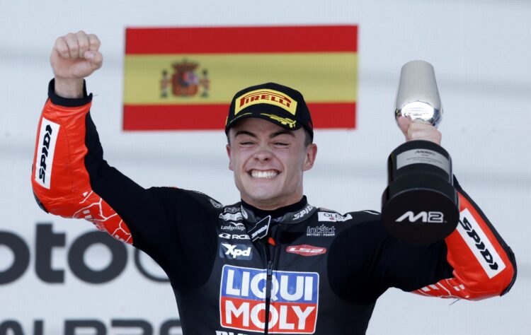 Moto2, Carrera: El dominio aplastante de Manuel González