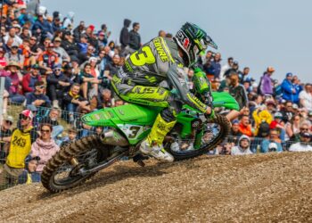 WSBK Assen, Carrera Superpole: Razgatlioglu gana, Bulega se retira
