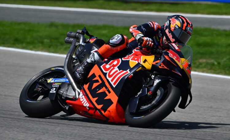 MotoGP, Jerez Q1: Viñales y Bezzecchi pasan a la Q2
