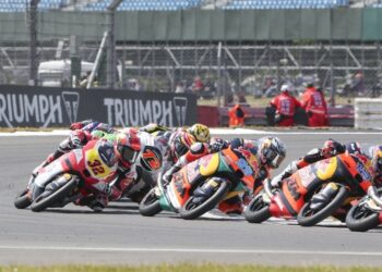 Moto2 Silverstone: La primera victoria de Agius en una carrera loca