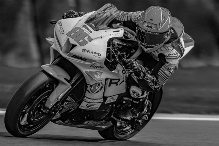 BSB: Drama en Oulton Park, 2 pilotos muertos y un tercero en estado grave