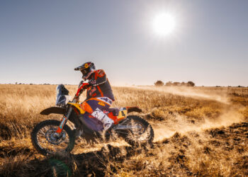 TT: Sanders duplica su victoria en la tercera etapa del Rally Safari