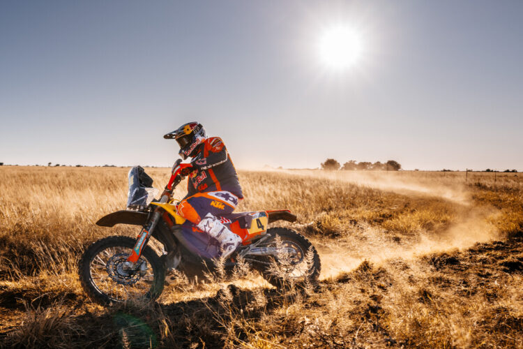 TT: Sanders duplica su victoria en la tercera etapa del Rally Safari