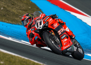 WSBK: ¡Saliendo en cabeza! Nicolò Bulega lidera la primera sesión en Cremona