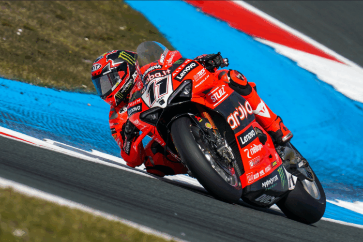 WSBK: ¡Saliendo en cabeza! Nicolò Bulega lidera la primera sesión en Cremona