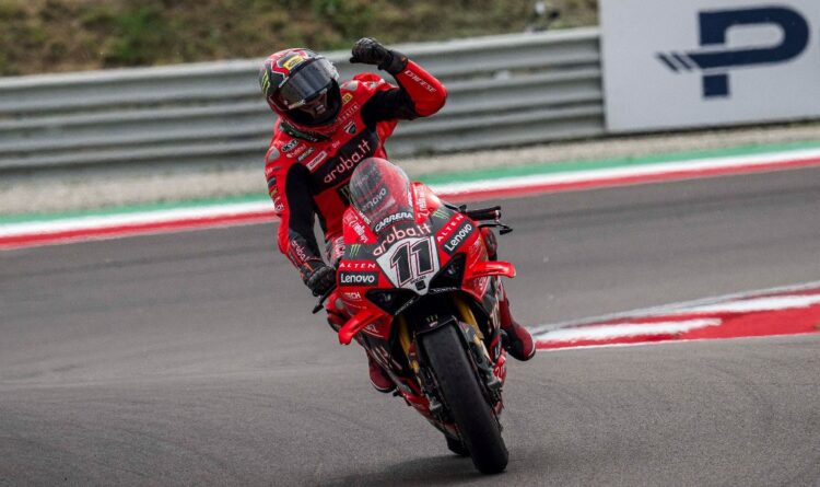 WSBK, Carrera 2: Bulega logra un hat-trick en Cremona