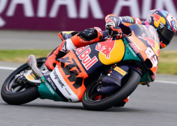 MotoGP: Moto3, Álvaro Carpe termina el día en P1 en Silverstone