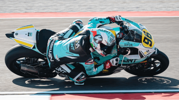 WWCR, Carrera 1: Roberta Ponziani debuta con victoria en Cremona