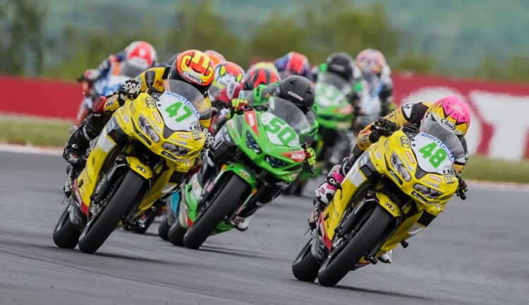 WSSP300 Most, Carrera 1: García consigue su primera victoria