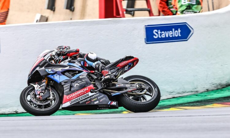 EWC, Spa tras 3 horas: BMW, bajo la lluvia, toma la delantera