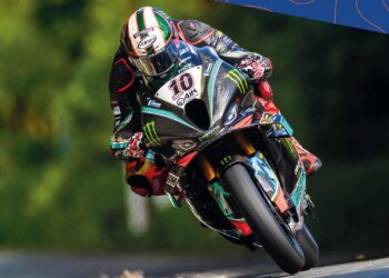 Tourist Trophy: Peter Hickman fuera de peligro