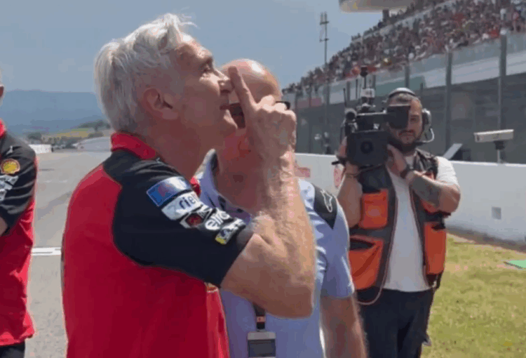 MotoGP: Tardozzi indignado por los abucheos a Marc Márquez