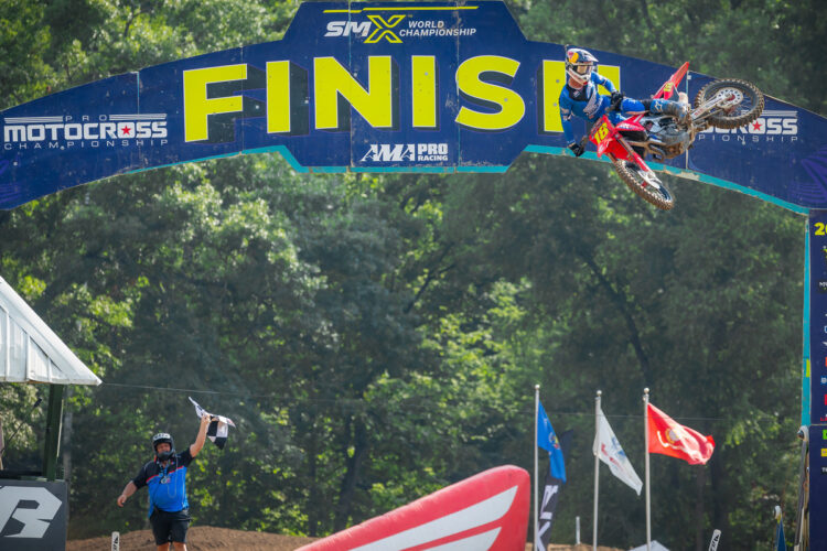 AMA Pro Motocross: Jett Lawrence brilla junto a su hermano Hunter