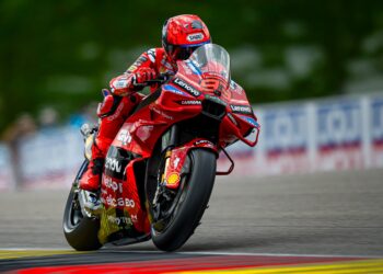 MotoGP, Sachsenring: Marc Márquez se lleva la victoria ante Bezzecchi en la última vuelta