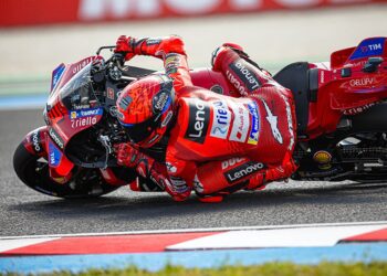 MotoGP, Balaton Park: Márquez lidera warm-up, Bagnaia último