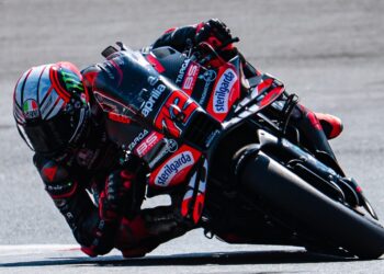 MotoGP, Austria, Q2: Bezzecchi consigue la pole position, Marc Márquez se cae