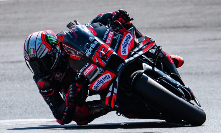 MotoGP, Austria, Q2: Bezzecchi consigue la pole position, Marc Márquez se cae